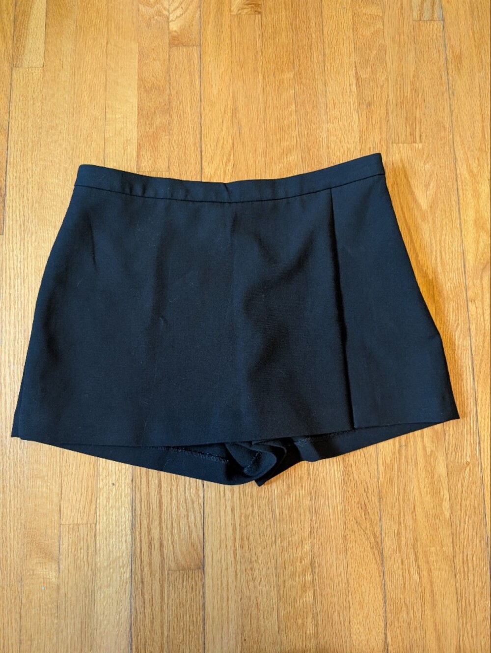 Aritzia Babaton Facade Skort - Black - Size 2